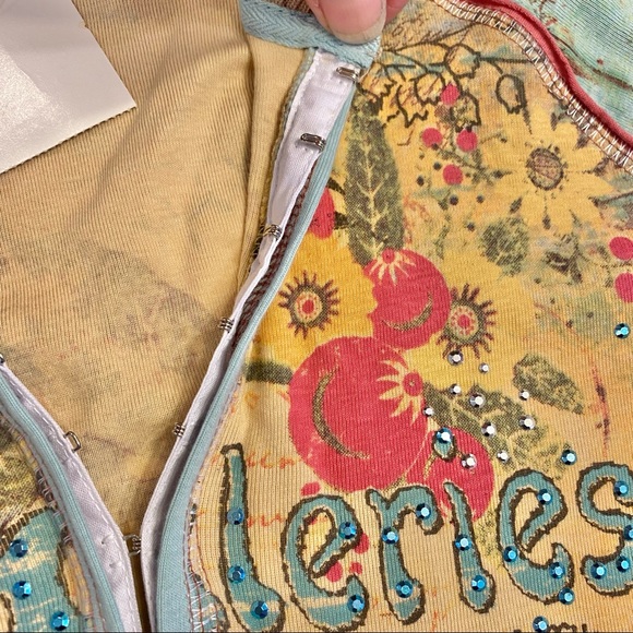 NWT! Skinny Minnie vintage top with sweater type collar - Picture 3 of 13